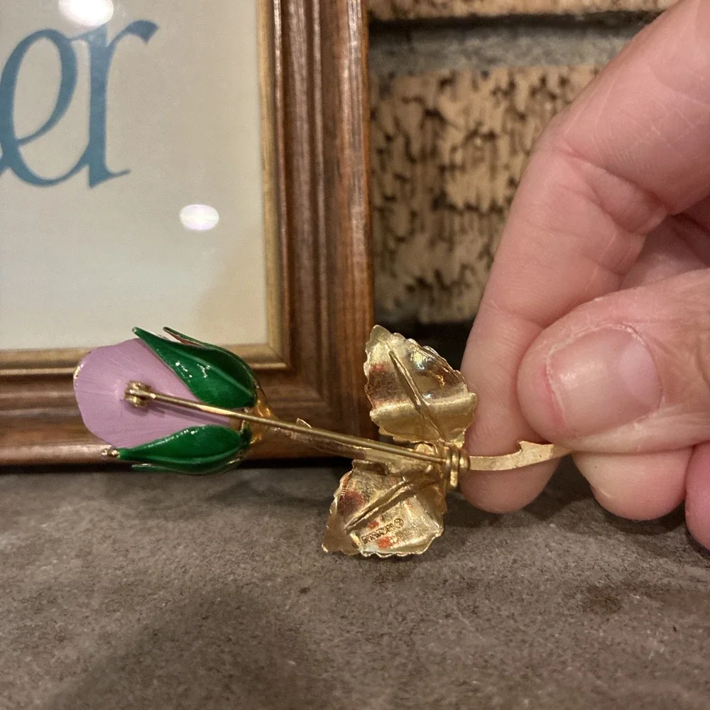 Vintage 60's Pretty Signed GIOVANNI Gold Tone Open Rose Flower Pin Brooch!!!!!!!